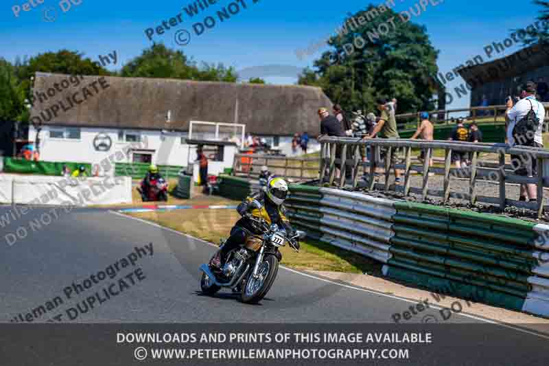 Vintage motorcycle club;eventdigitalimages;mallory park;mallory park trackday photographs;no limits trackdays;peter wileman photography;trackday digital images;trackday photos;vmcc festival 1000 bikes photographs